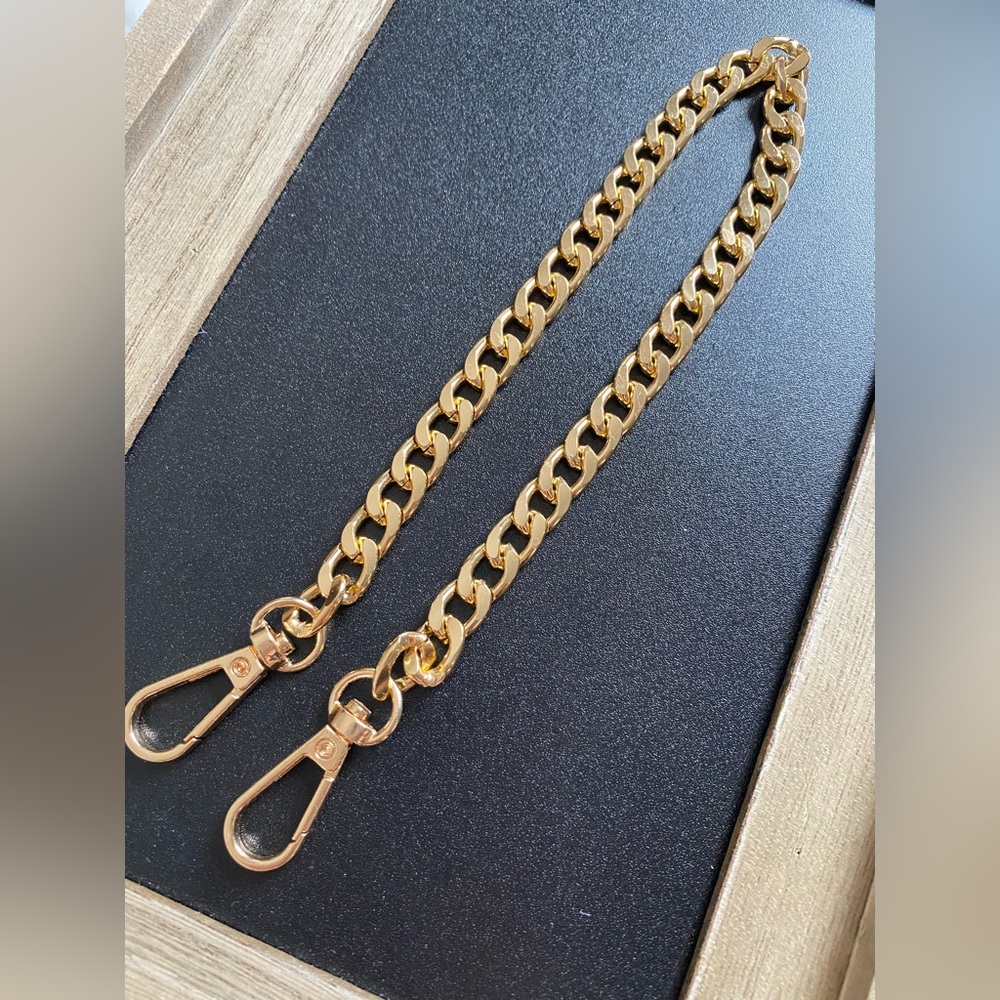 Gold Chain Mini Bag - Picture 2 of 2